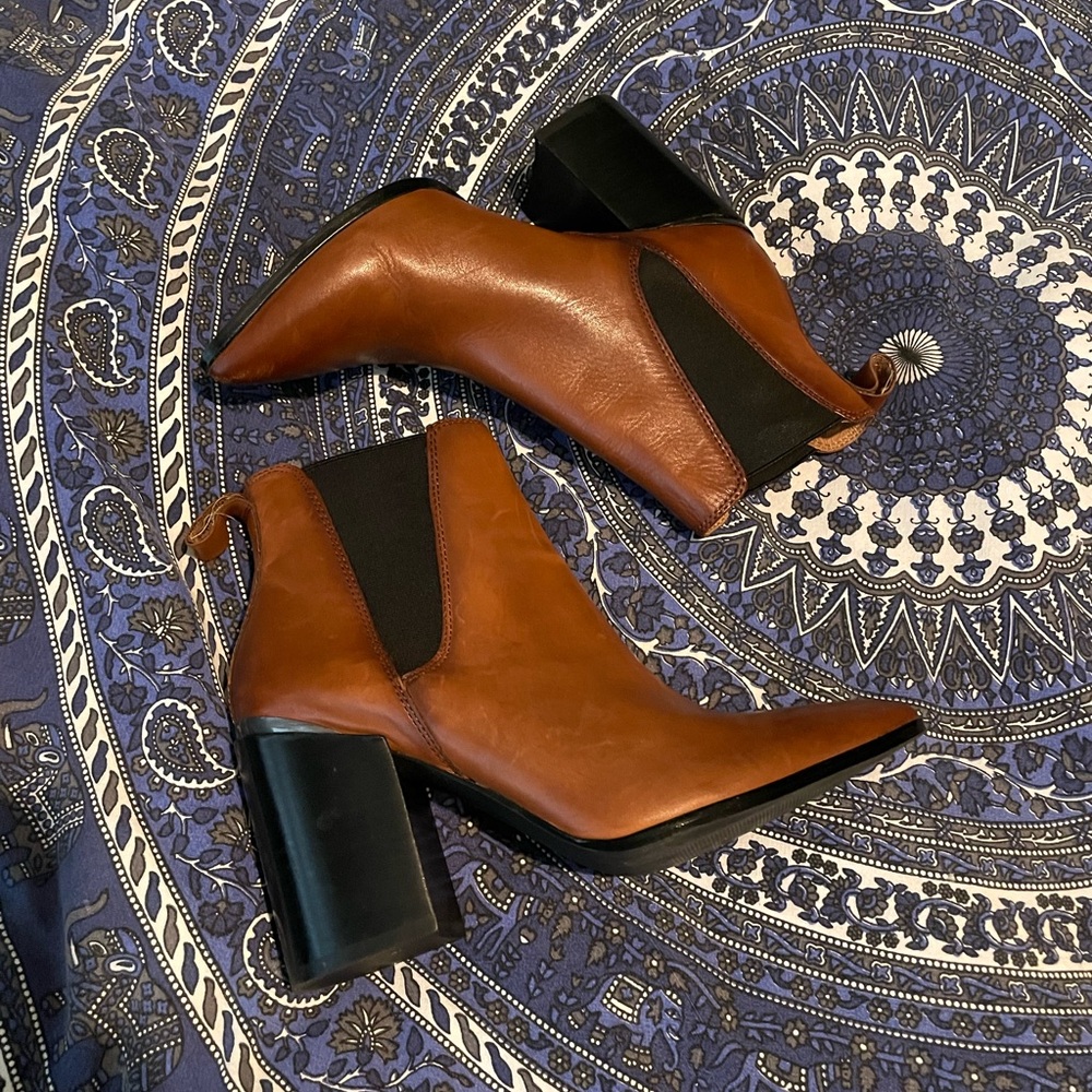 Steve Madden Knoxi Ankle Booties in Cognac